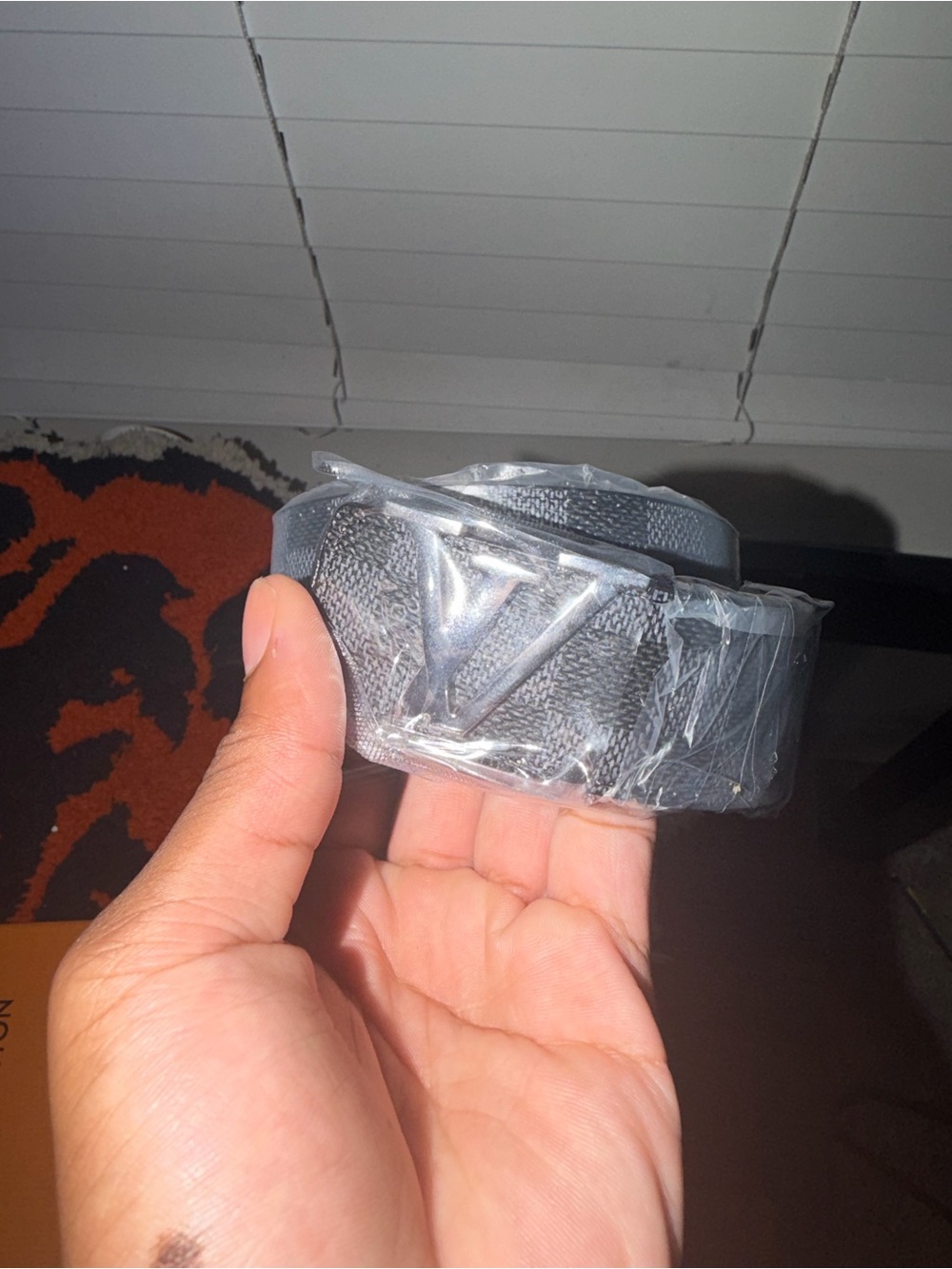 Lv belt black